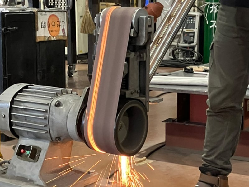職人による丁寧な手作業
